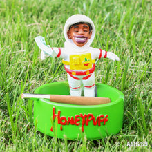 Load image into Gallery viewer, HONEYPUFF astronaut styling resin 96 * 36 * 117mm, 250g, individually packaged ashtray