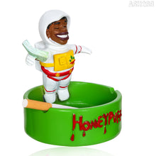 Load image into Gallery viewer, Honeypuff Multi-Color Resin Ashtrays, Mini Size Ashtrays With Cigarette Butts, Easy To Clean Resin Ashtrays & Portable