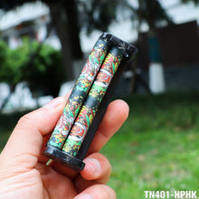 Load image into Gallery viewer, HONEYPUFF 1 1/4 Size Plastic Cigarette Rolling Machine, Black Rolling Machine, 12 PCS / Box