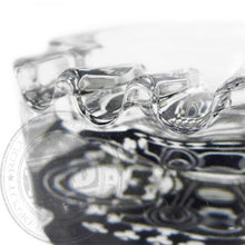 Load image into Gallery viewer, HONEYPUFF decorated skull shape clear glass ashtray, 97*62mm portable round ashtray, desktop ashtray, smoking accessories