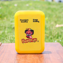Lade das Bild in den Galerie-Viewer, HONEYPUFF Aufbewahrungsbox aus Kunststoff, Klappdeckel mit Büroklammer, Tabak-Aufbewahrungsbox, 110 x 75 mm, Aufbewahrungsbox für Zigaretten