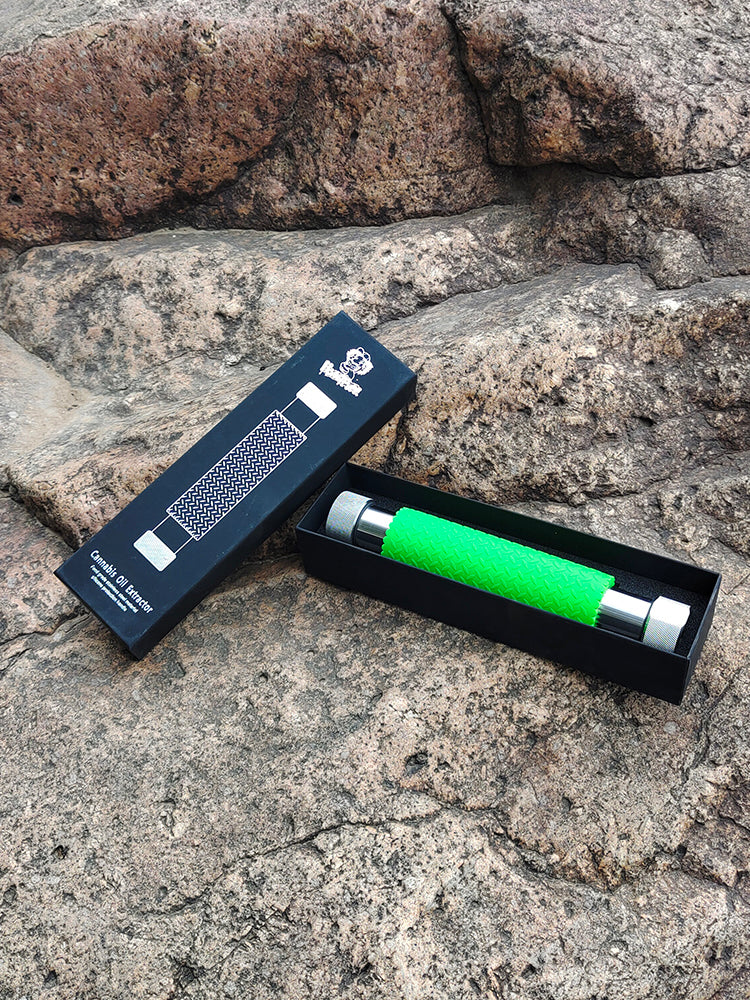 HONEYPUFF Stainless Steel Cannabis Oil Extractor; super easy to use and includes a heavy duty filter and silicone grip for ease of use.