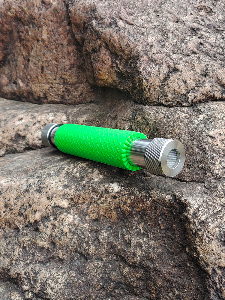HONEYPUFF Stainless Steel Cannabis Oil Extractor; super easy to use and includes a heavy duty filter and silicone grip for ease of use.