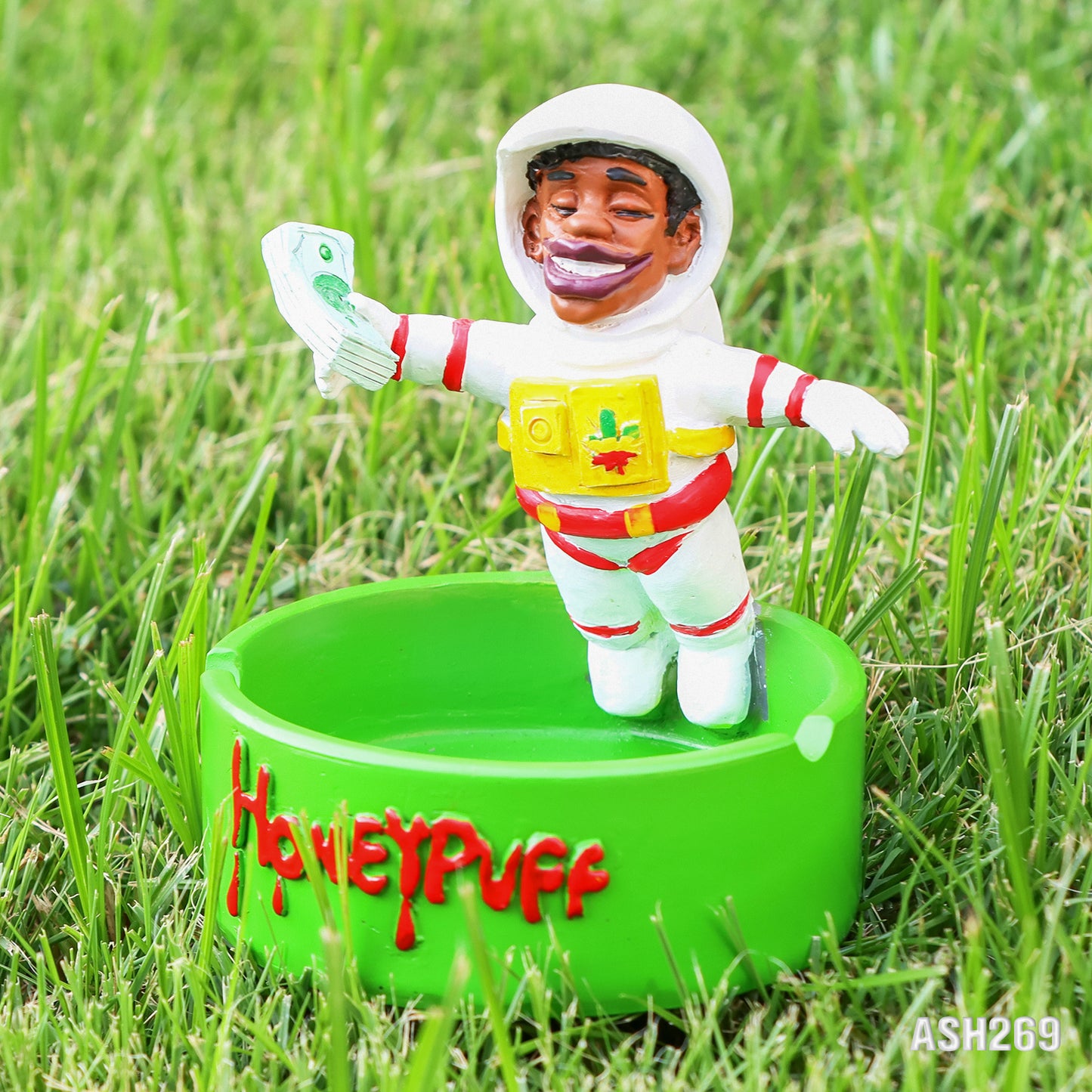 HONEYPUFF astronaut styling resin 96 * 36 * 117mm, 250g, individually packaged ashtray