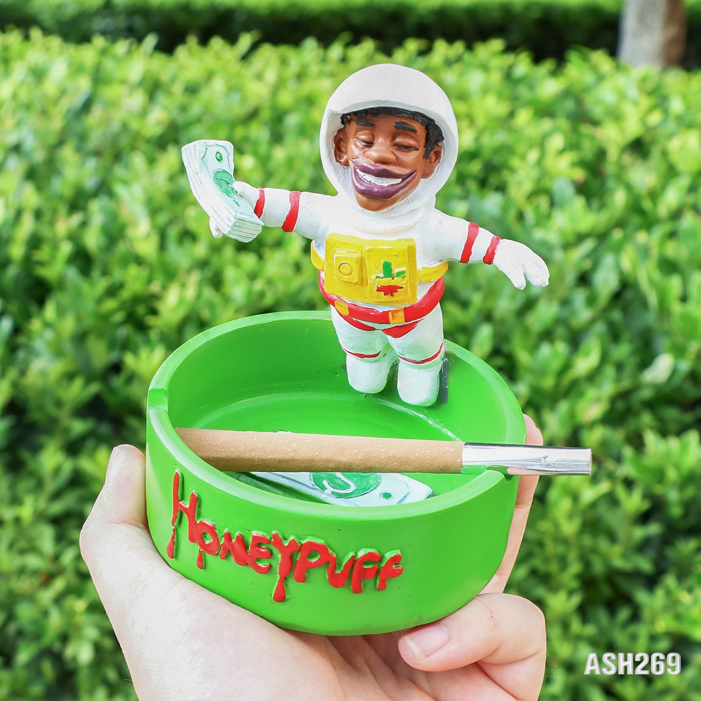 HONEYPUFF astronaut styling resin 96 * 36 * 117mm, 250g, individually packaged ashtray