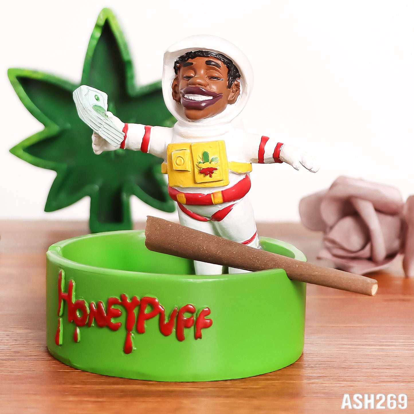 Honeypuff Multi-Color Resin Ashtrays, Mini Size Ashtrays With Cigarette Butts, Easy To Clean Resin Ashtrays & Portable