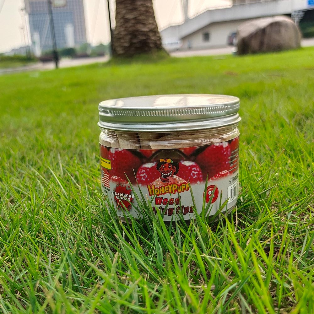 HONEYPUFF Strawberry Flavored Wood Rolling Filter Tips, 34 mm Cigarette Holder, 60 Tips / Jar